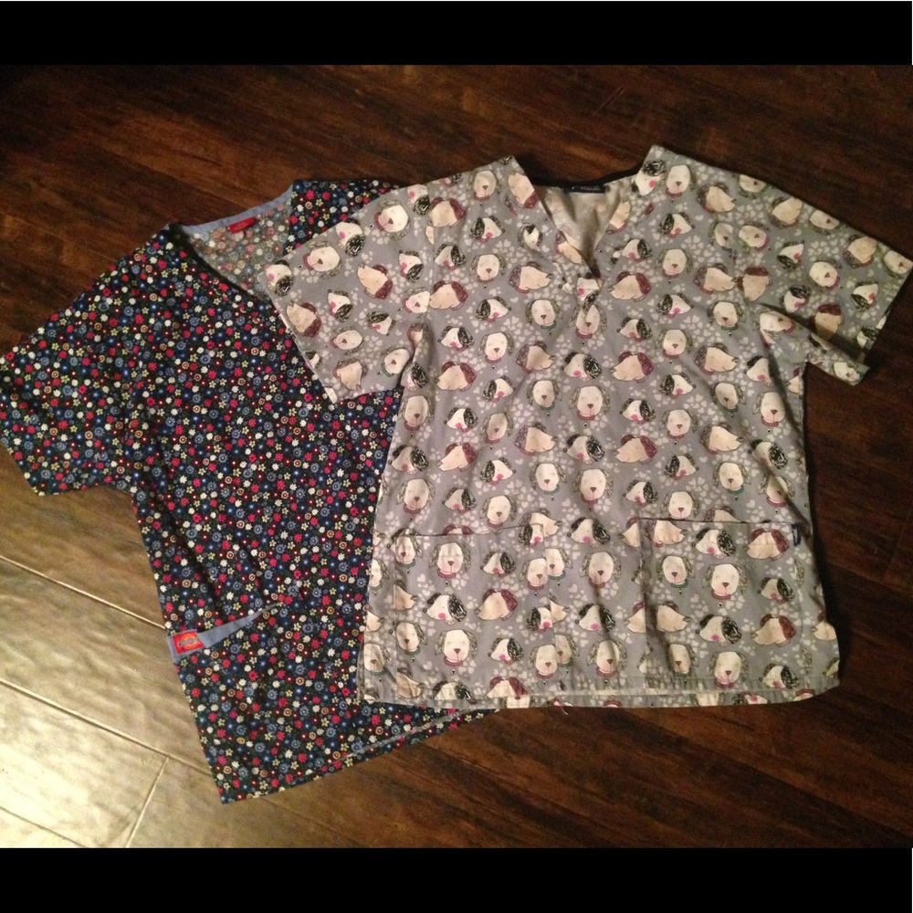 Scrub tops size small. dogs & flower dickies top